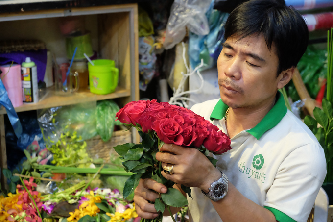 Chợ hoa Sài Gòn trắng đêm chuẩn bị cho 8/3